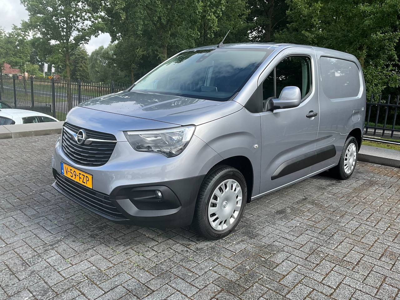 Opel Combo - 1.5 Cdti Edition Airco | Cruise | Trekhaak | App - AutoWereld.nl