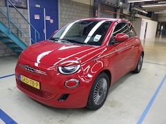 Fiat 500e - 42 kWh 3 Fase | Pack Style + Pack Comfort | Navigatie | Stoelverwarming | DAB+ | Dodehoek