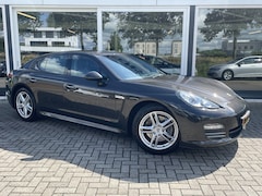 Porsche Panamera - 3.6 4 Origineel NL / Luchtvering / Leder / Xenon / Stoelverwarming / Carbon Gray