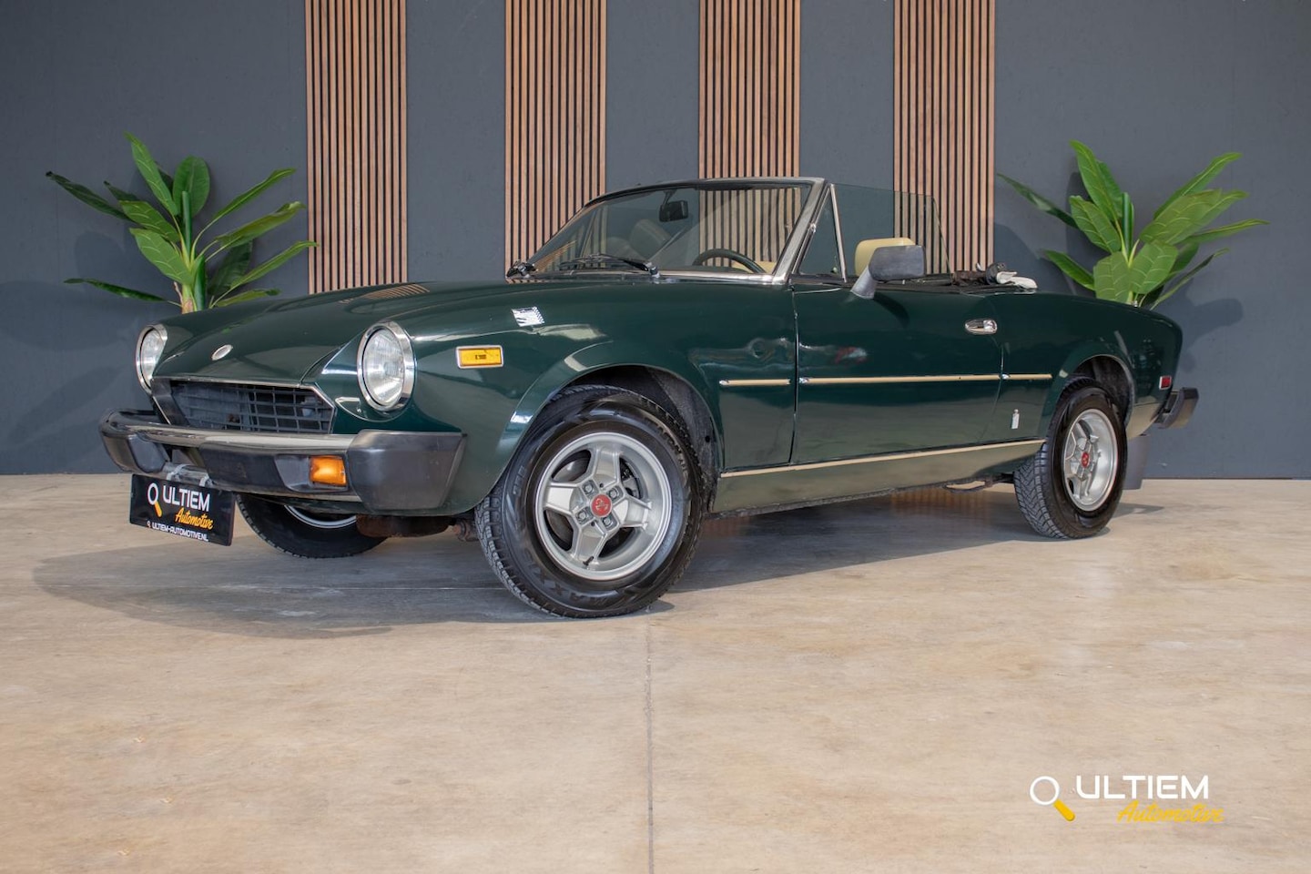 Fiat 124 Spider - CS2 2.0 1980 | 2E EIGENAAR*ABARTH - AutoWereld.nl
