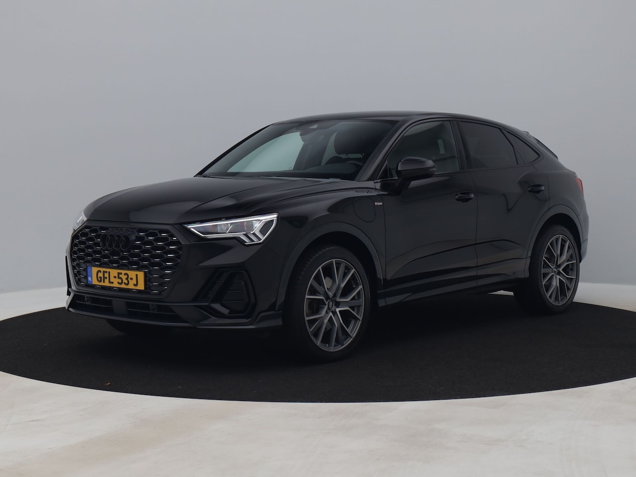 Audi Q3 Sportback - 45 TFSi e 245 PK S-Tronic S-Line | VIRTUAL | KEYLESS | SHADOW | CAMERA | STOELVERW. - AutoWereld.nl