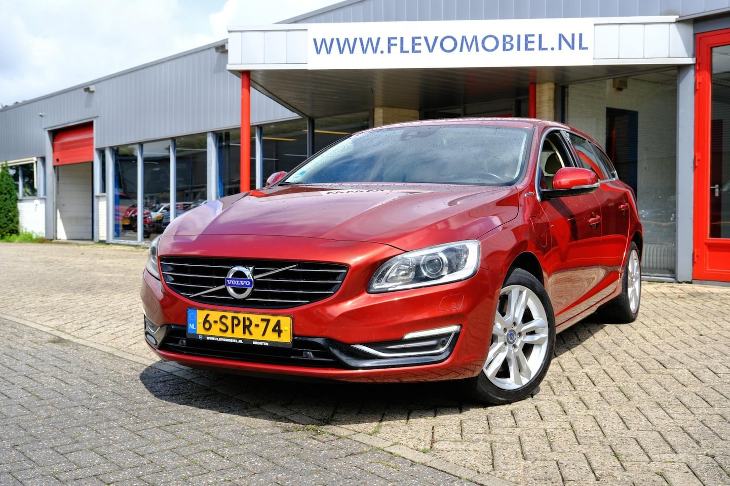 Volvo V60 - 2.4 D6 AWD Plug-In Hybrid Summum Aut. Navi|Leder|LMV - AutoWereld.nl
