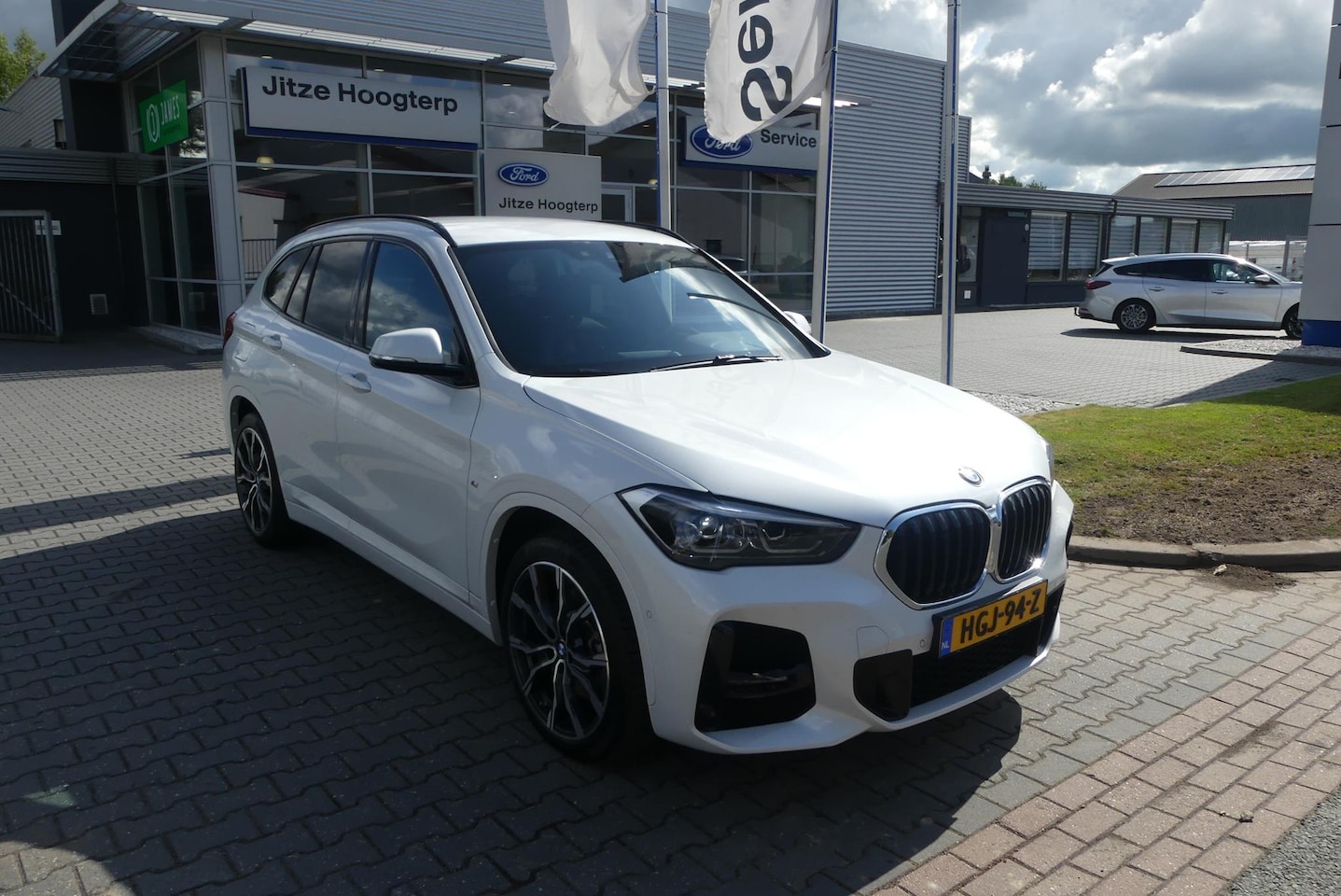 BMW X1 - xDrive20d High Executive M Sport TREKHAAK AFNEEMBAAR (2.000KG), ADAPTIEVE CRUISE, CAMERA, - AutoWereld.nl