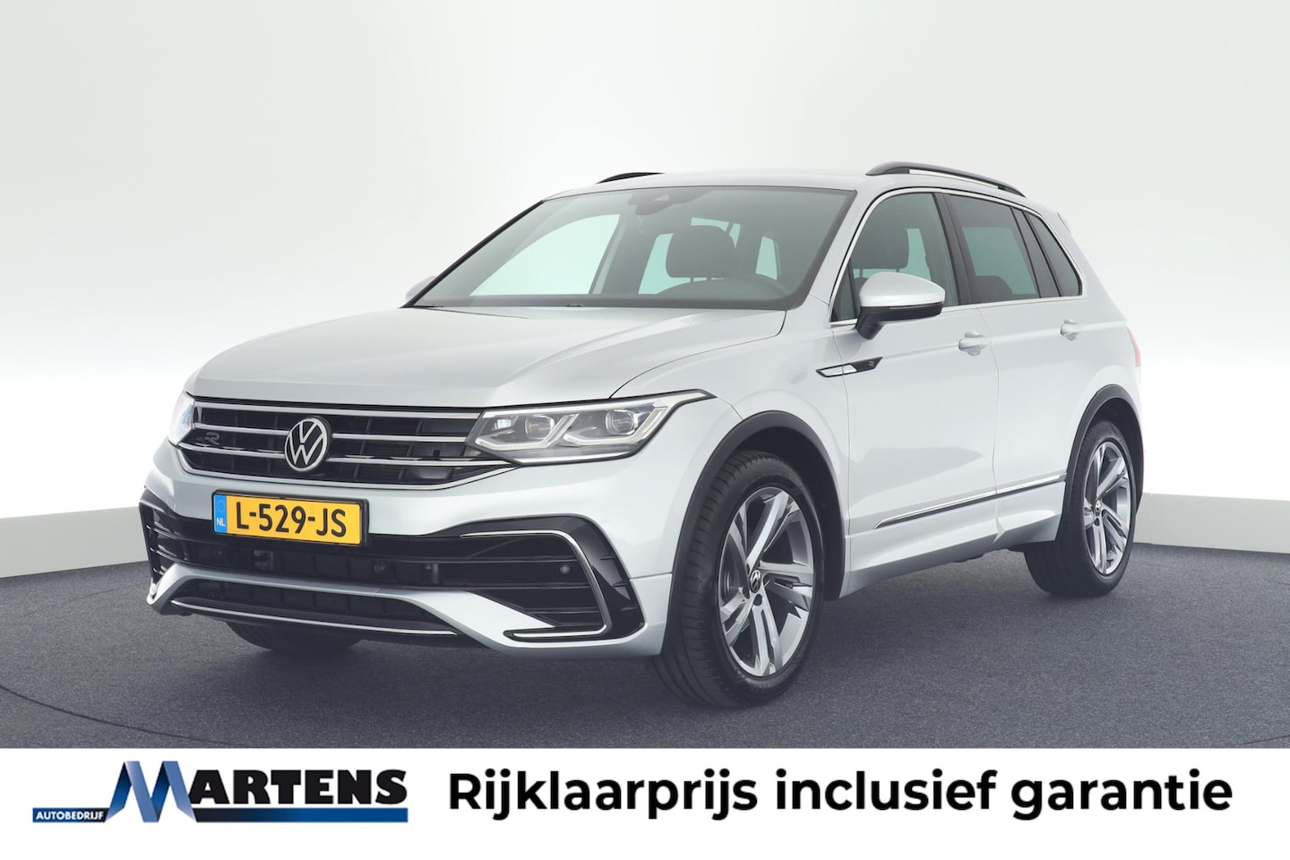 Volkswagen Tiguan - 1.5 TSI 150pk DSG 2x R-Line Virtual Cockpit Navigatie - AutoWereld.nl