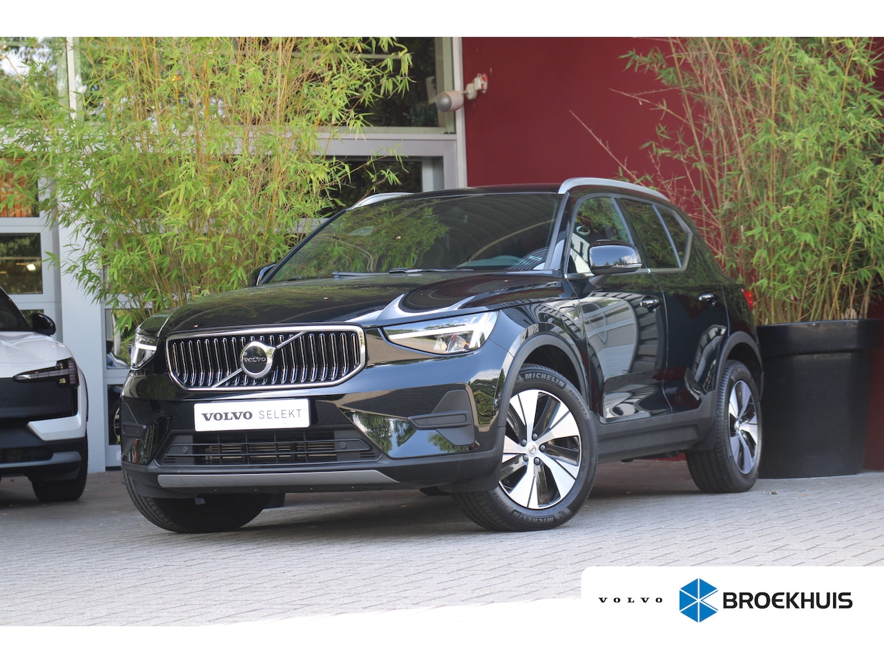 Volvo XC40 - 1.5 T4 Recharge Inscription Expression | Camera | Keyless | 18" Velgen | Botsingspreventie - AutoWereld.nl