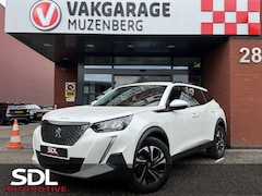 Peugeot 2008 - 1.2 PureTech Allure // NAVI // CLIMA // CRUISE // CAMERA // APPLE CARPLAY / ANDROID AUTO /