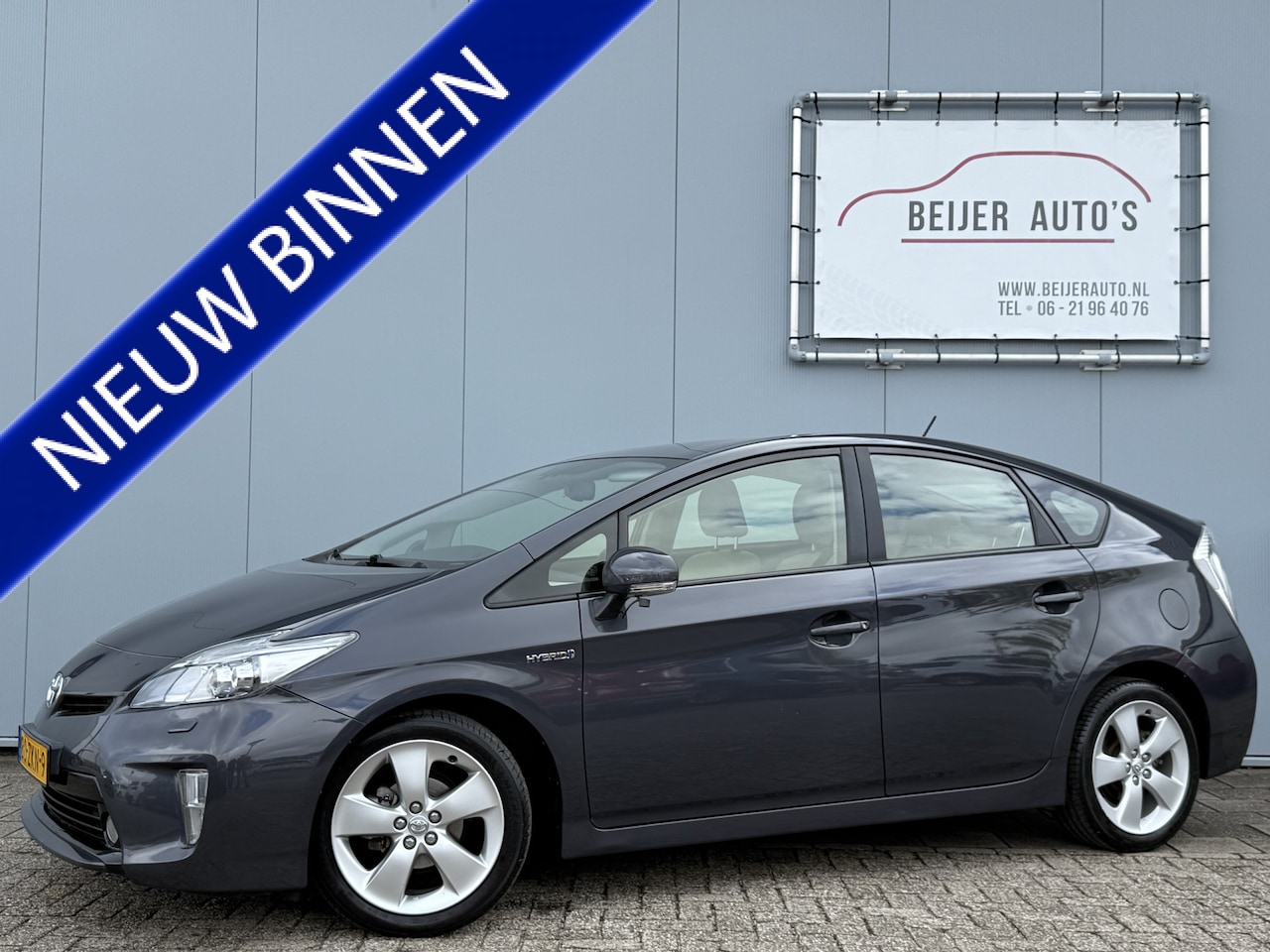 Toyota Prius - 1.8 Dynamic Business Automaat Navigatie/Camera/LED. - AutoWereld.nl