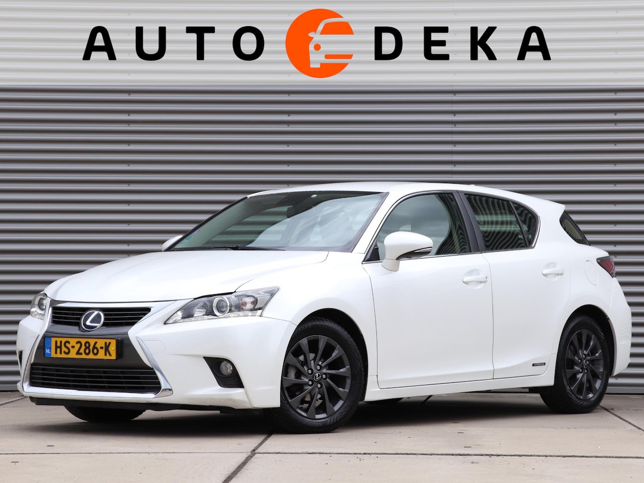 Lexus CT 200h - Business Line *Navigatie*Achteruitrijcamera* - AutoWereld.nl
