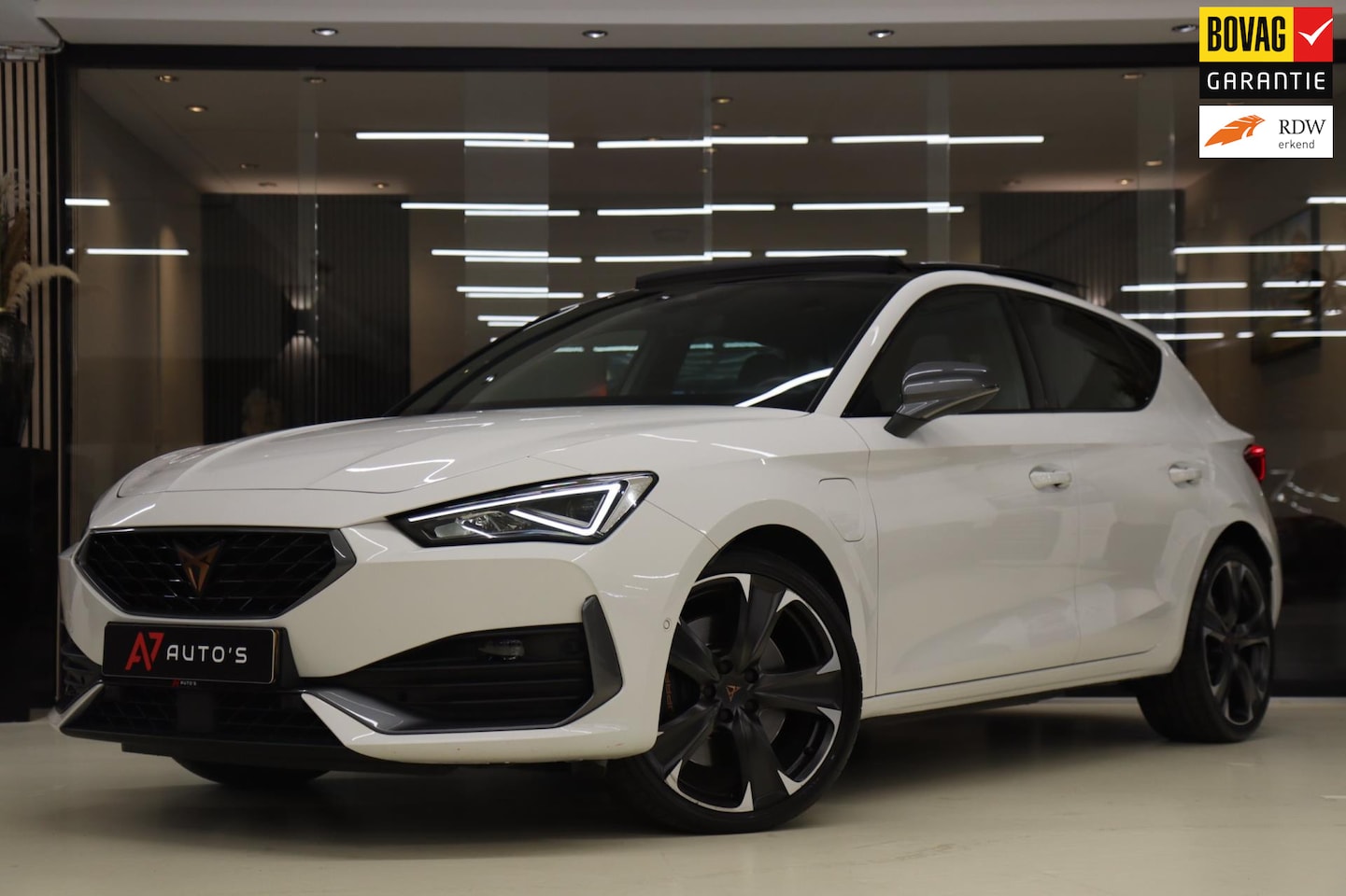 CUPRA Leon - 1.4 e-Hybrid VZ Performance PANO /STOELV/SFEERV/CA/M/VOL - AutoWereld.nl