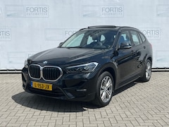 BMW X1 - sDrive18i Executive Edition NL AUTO | PANO | TREKHAAK | CAMERA |