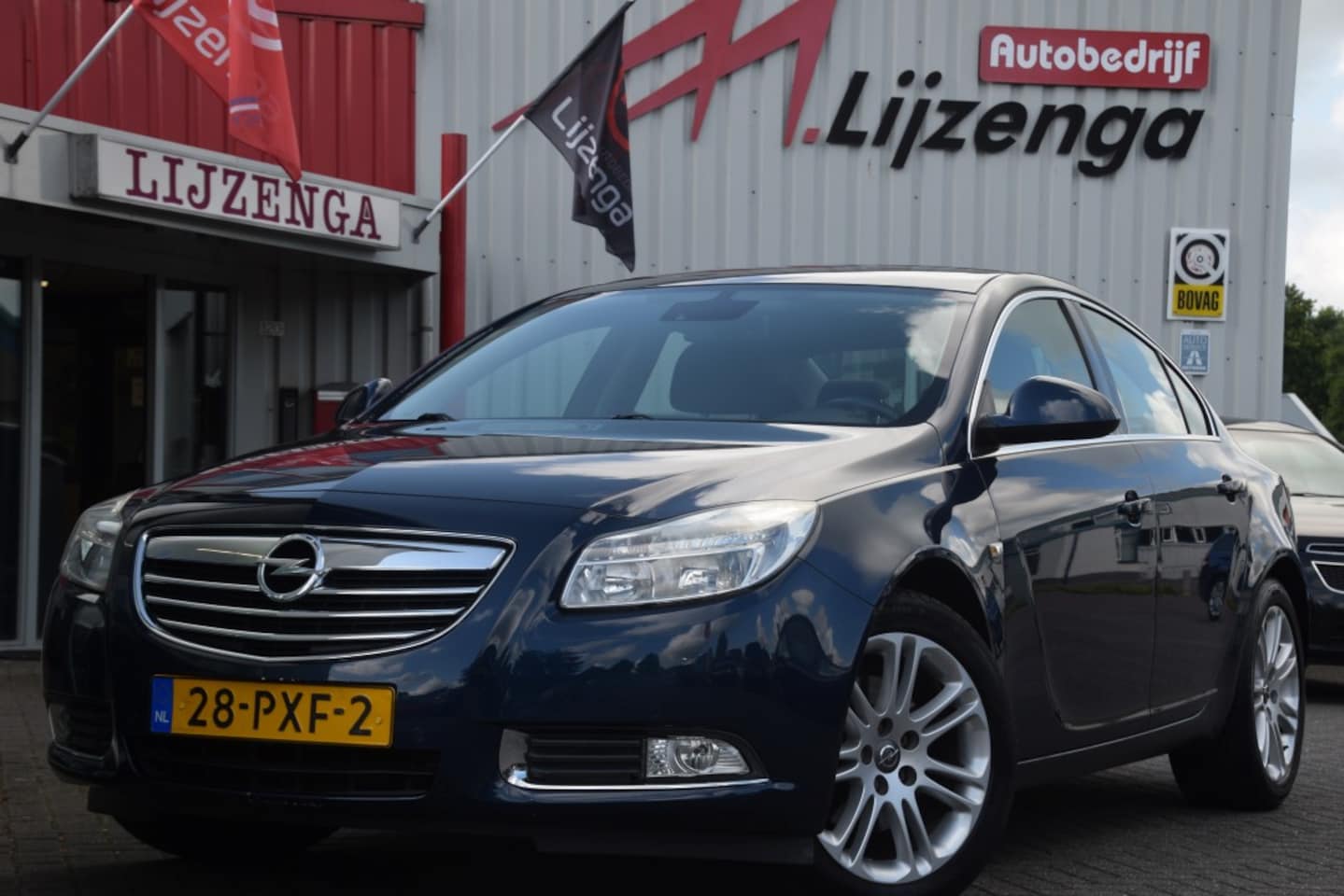 Opel Insignia - 1.6 T Edition 180PK LMV | PDC | Trekhaak | Bluetooth | Airco - AutoWereld.nl