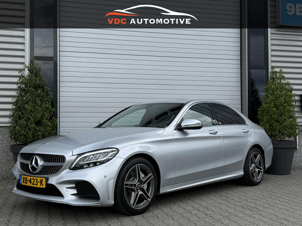 Mercedes-Benz C-klasse - 180 AMG 360 Graden | Virtual Cockpit | LED | Dealer Onderhouden | Spiegelpakket - AutoWereld.nl