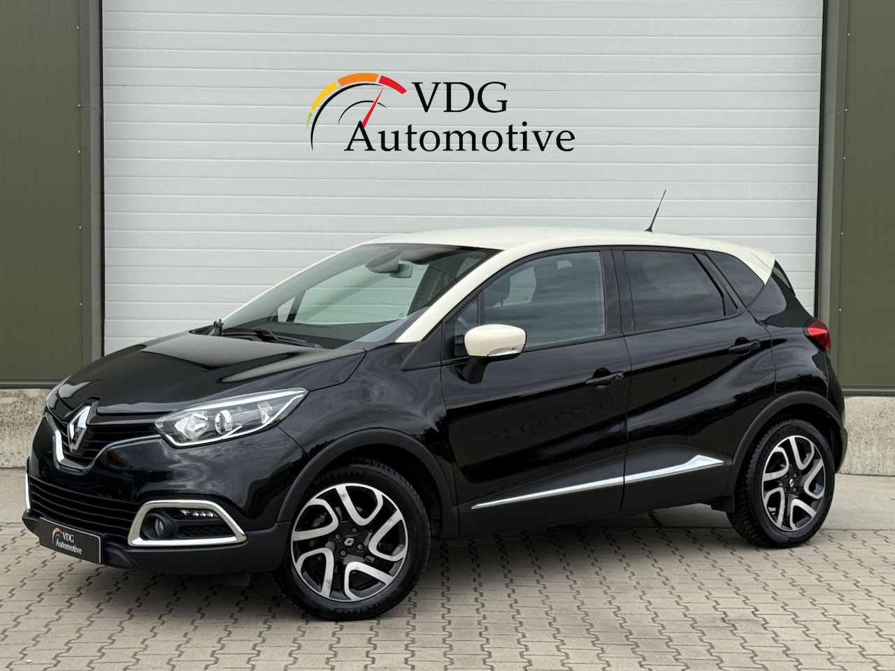 Renault Captur - 1.2 TCe Dynamique Unieke km stand! / Navigatie / Camera / Sensoren achter / Cruise control - AutoWereld.nl