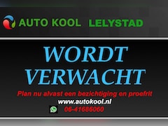 Toyota Auris - 1.8 Full Hybrid Executive Dealer onderhouden