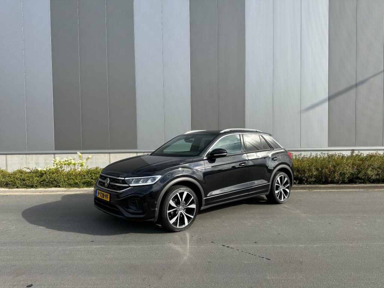 Volkswagen T-Roc - 1.5 TSI R-Line Leer / Digitaal dashboard / Automaat - AutoWereld.nl