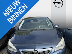 Opel Astra - 1.4 Turbo Cosmo rijdt schakelt perfect