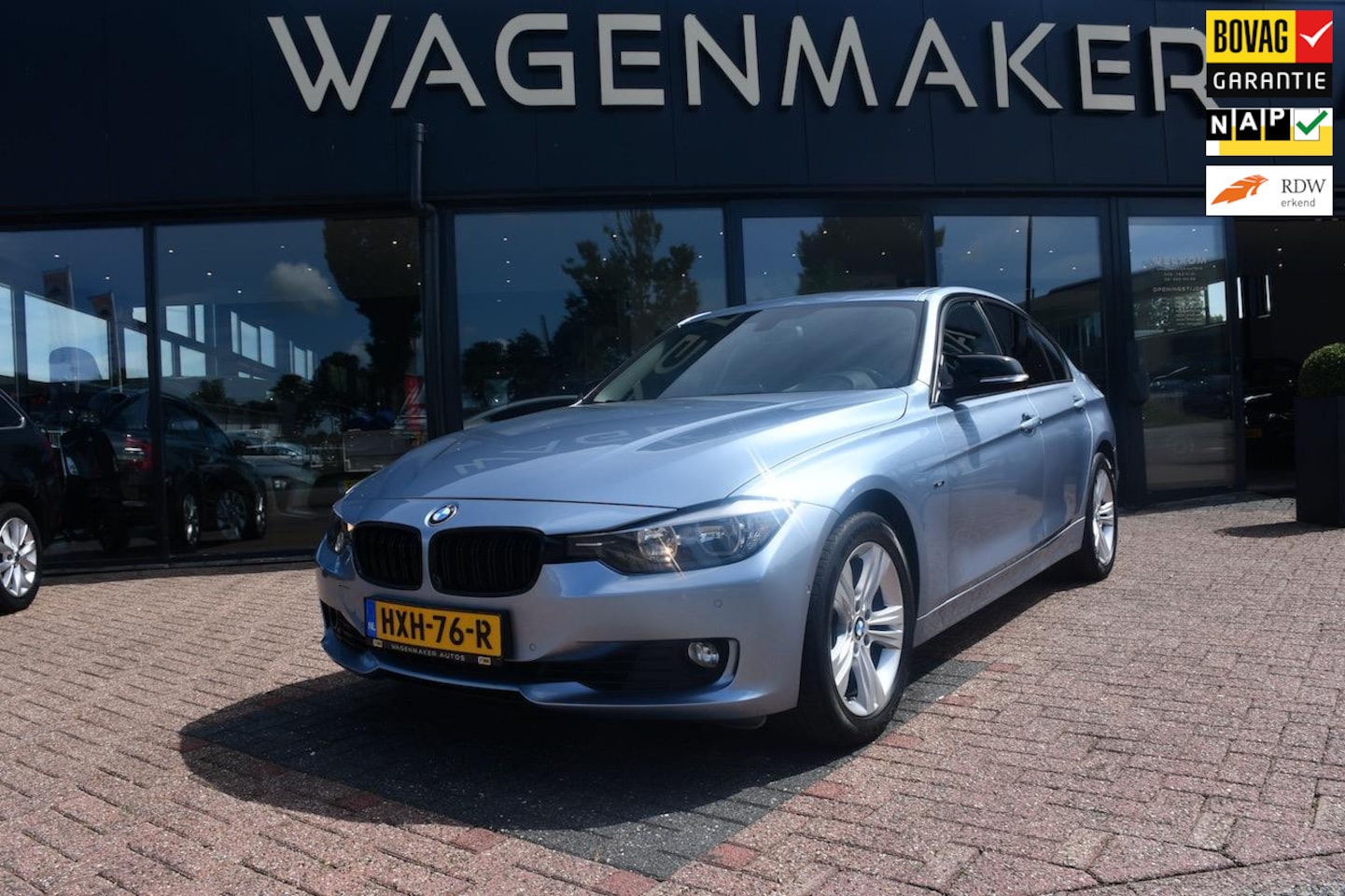 BMW 3-serie - 320i xDrive High Executive AUT|Nav|Cruise|Dak - AutoWereld.nl