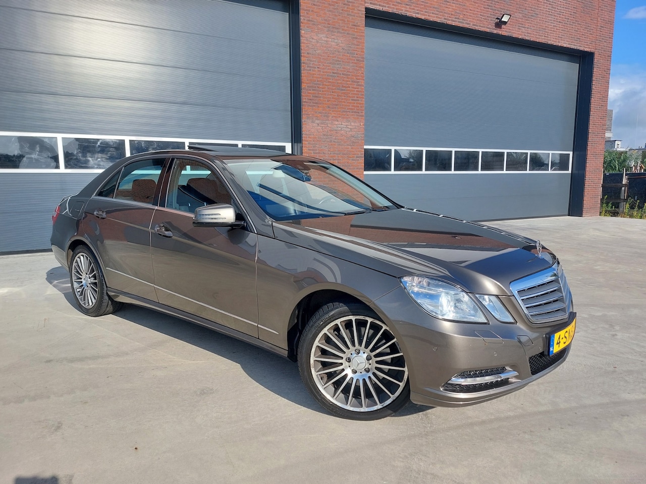 Mercedes-Benz E-klasse - 300 CDI BlueTEC HYBRID Premium Edition LEER/SCHUIFKANTELDAK - AutoWereld.nl