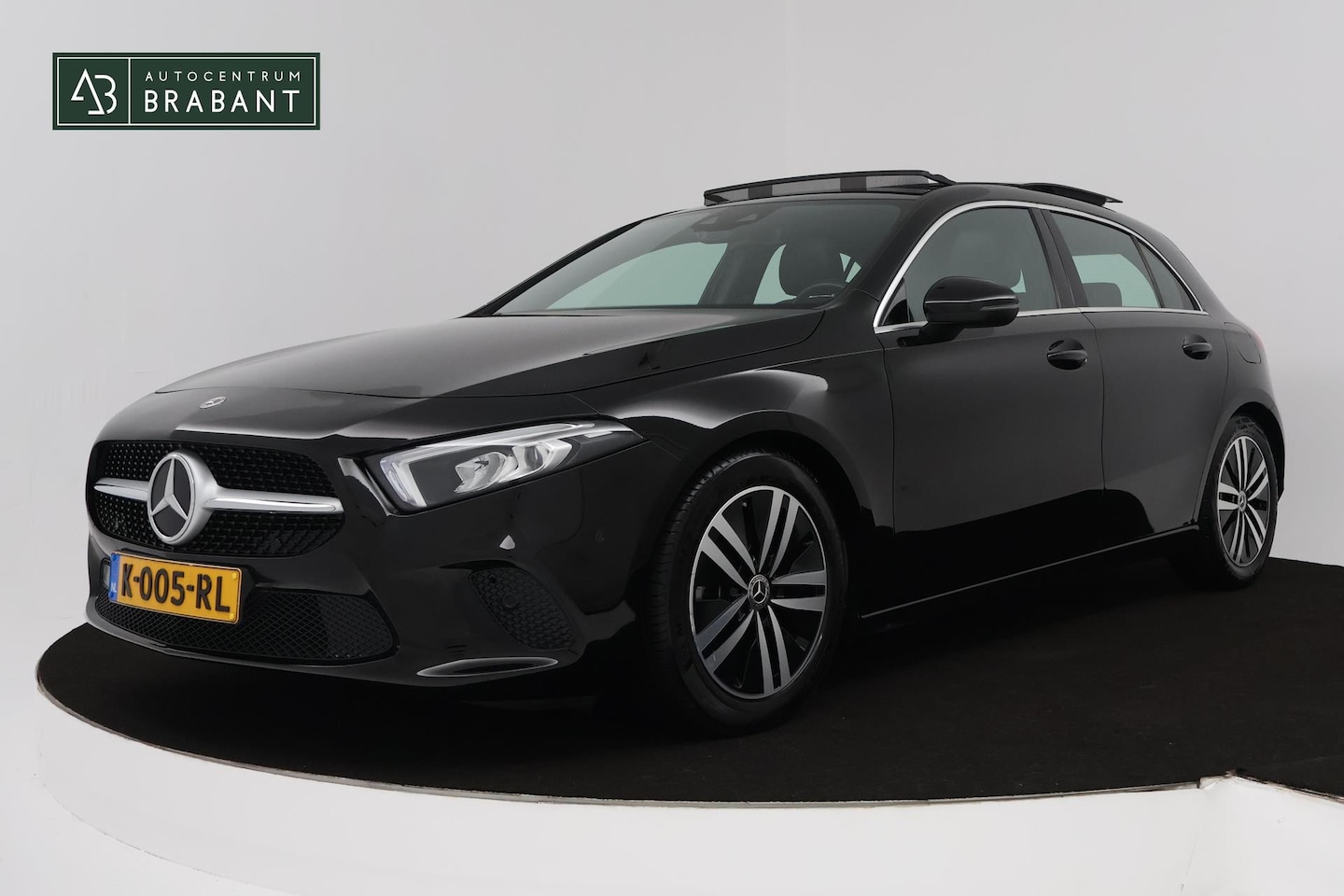 Mercedes-Benz A-klasse - 180 Business Solution Luxury (SFEERVERLICHTING, CAMERA, PANORAMADAK, PDC, 1e EIGENAAR, GOE - AutoWereld.nl