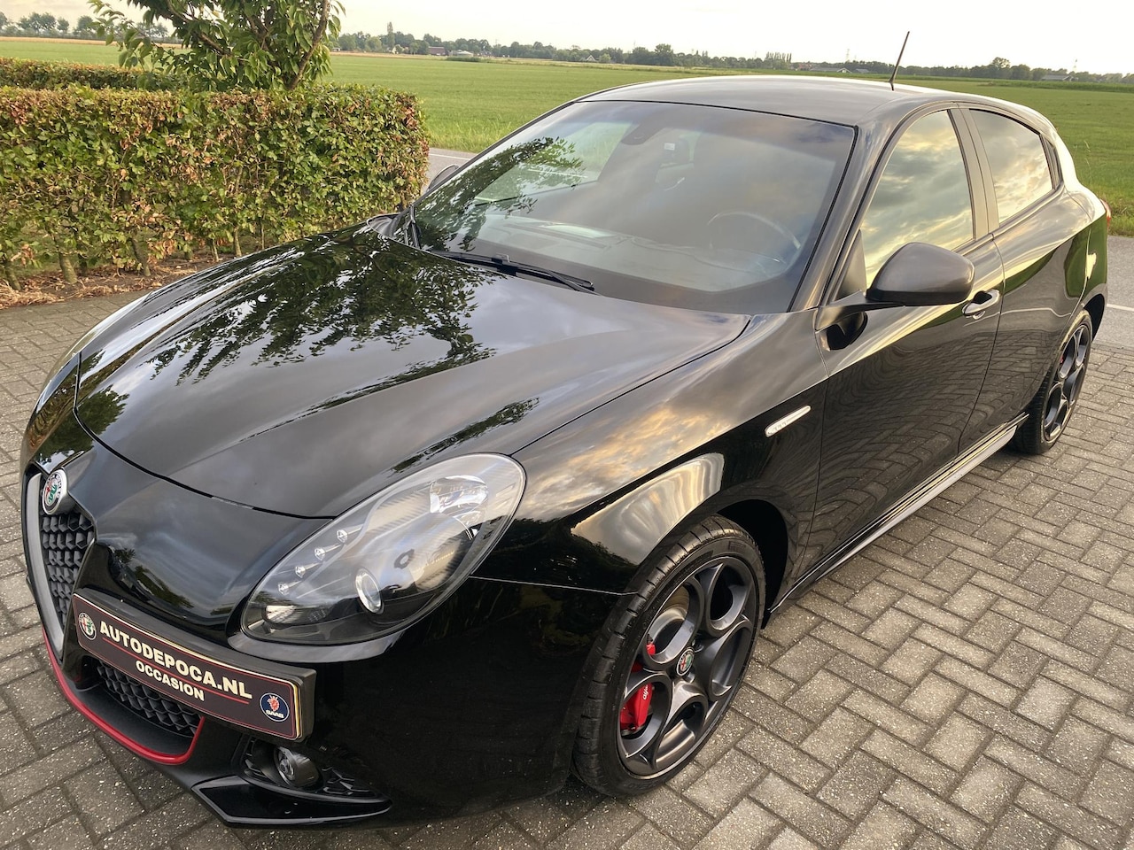 Alfa Romeo Giulietta - 1.4 Turbo MultiAir Super 170 PK. 18 inch 8C velgen. Navigatie. Nero !! - AutoWereld.nl