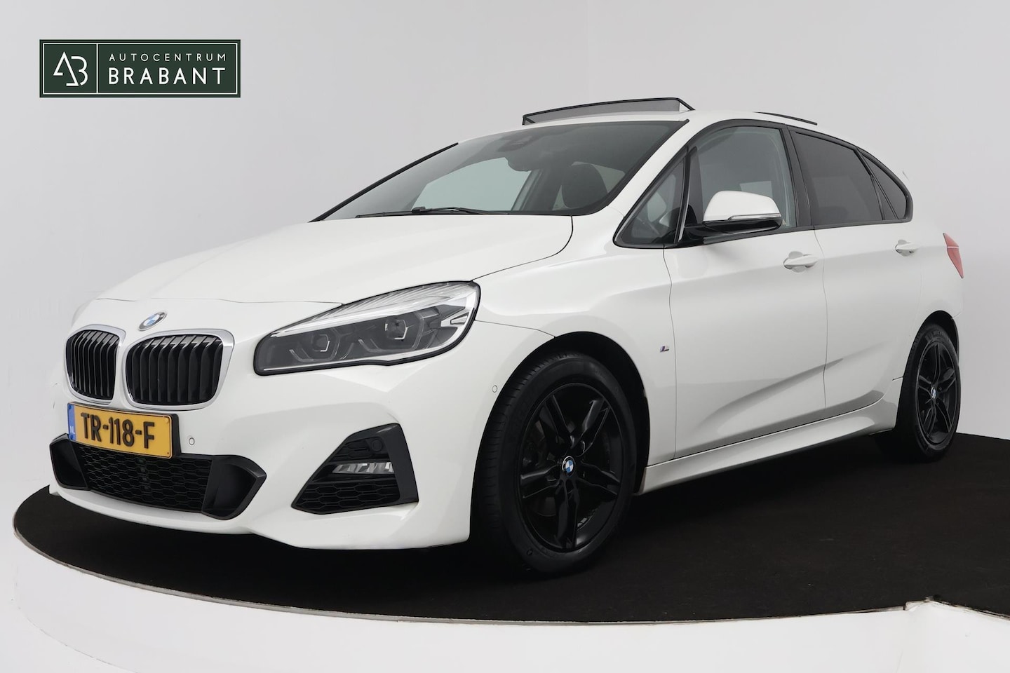 BMW 2-serie Active Tourer - 218i Executive (PANORAMADAK, NAVIGATIE, CAMERA, PDC, DEALER ONDERHOUDEN) - AutoWereld.nl