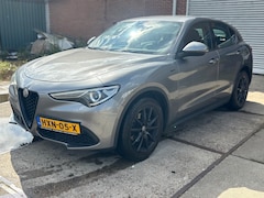 Alfa Romeo Stelvio - 2.2d Sprint 2.2 JTD 190 pk Blackline