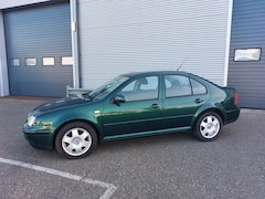 Volkswagen Bora - 2.0 Highline