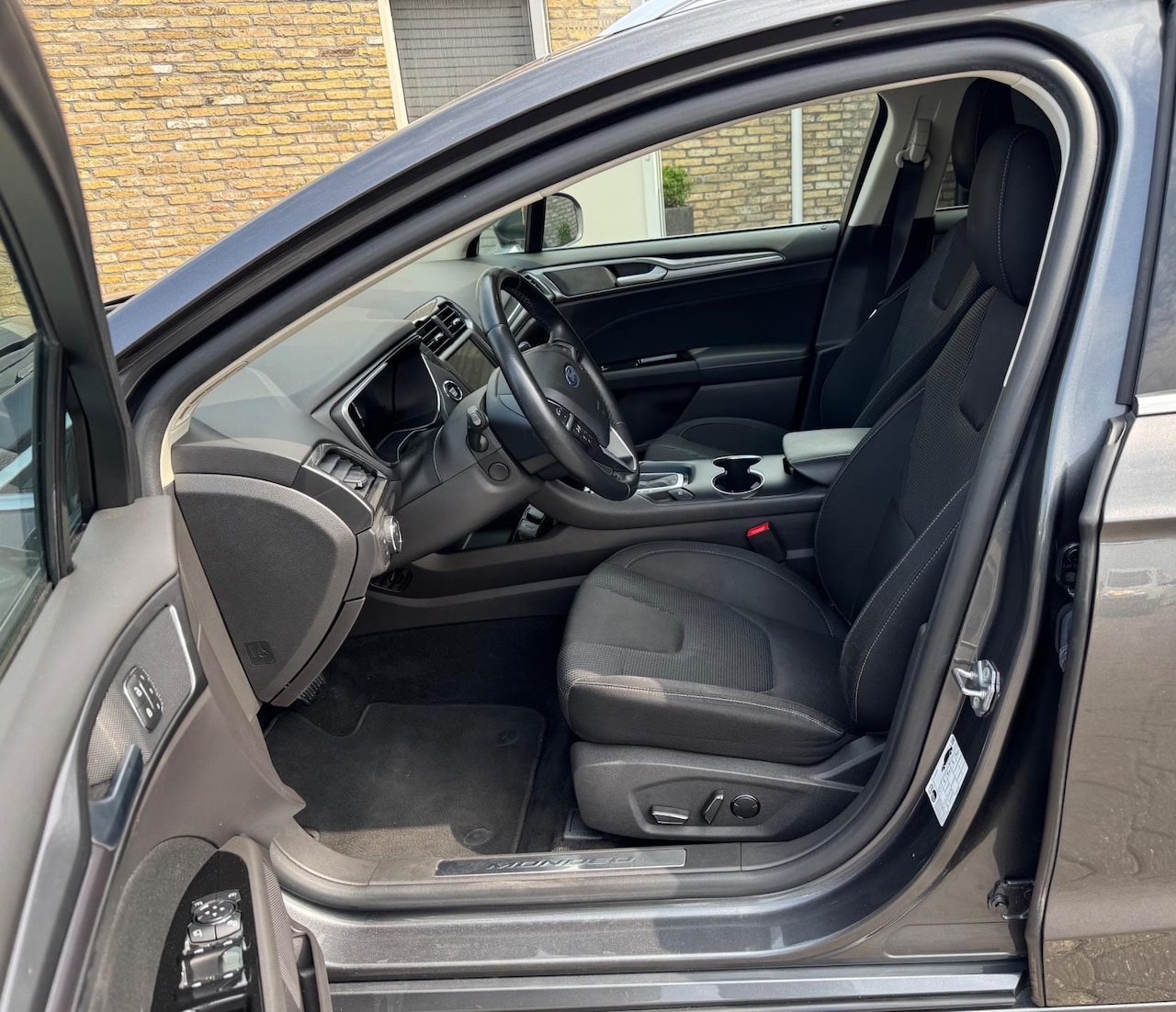 Ford Mondeo Wagon - 2.0 IVCT HEV Titanium Hybride Bj 2019 in nieuwe staat - AutoWereld.nl