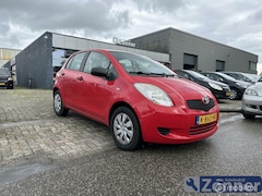 Toyota Yaris - 1.0 VVTi Spirit