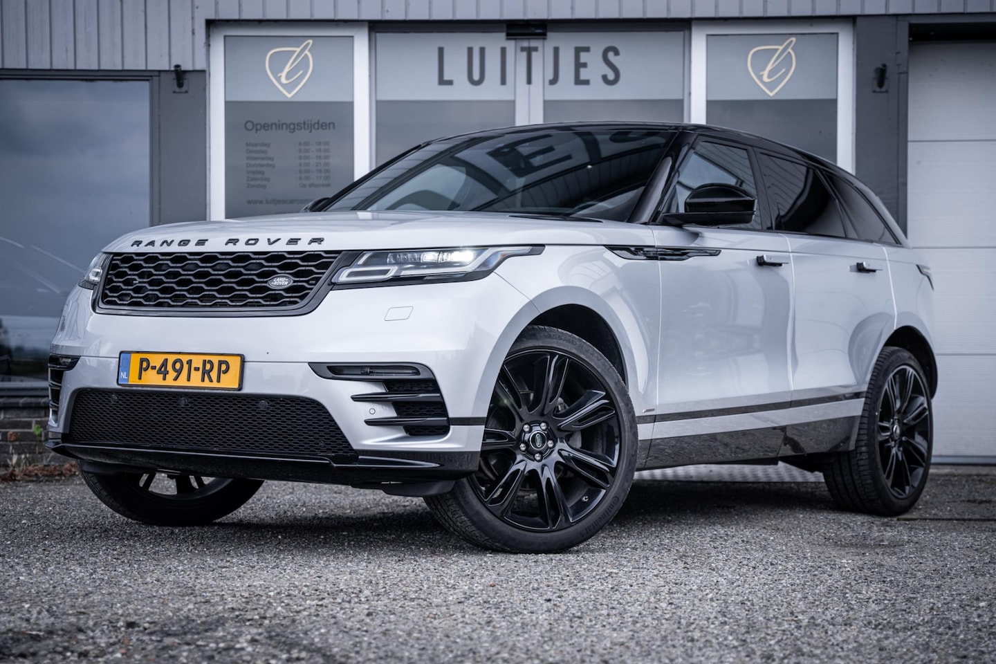 Land Rover Range Rover Velar - 2.0 P250 Turbo AWD R-Dynamic I Meridian I Stoel-memo I Black/Pack I Dealer-onderhouden - AutoWereld.nl