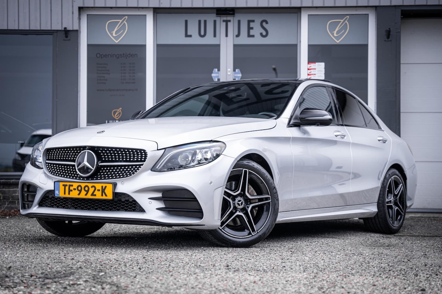 Mercedes-Benz C-klasse - 180 Premium Pack AMG I Org.NL I Pano-dak I 360° I Night-pakket I Multibeam I 1e-eig. I Dea - AutoWereld.nl