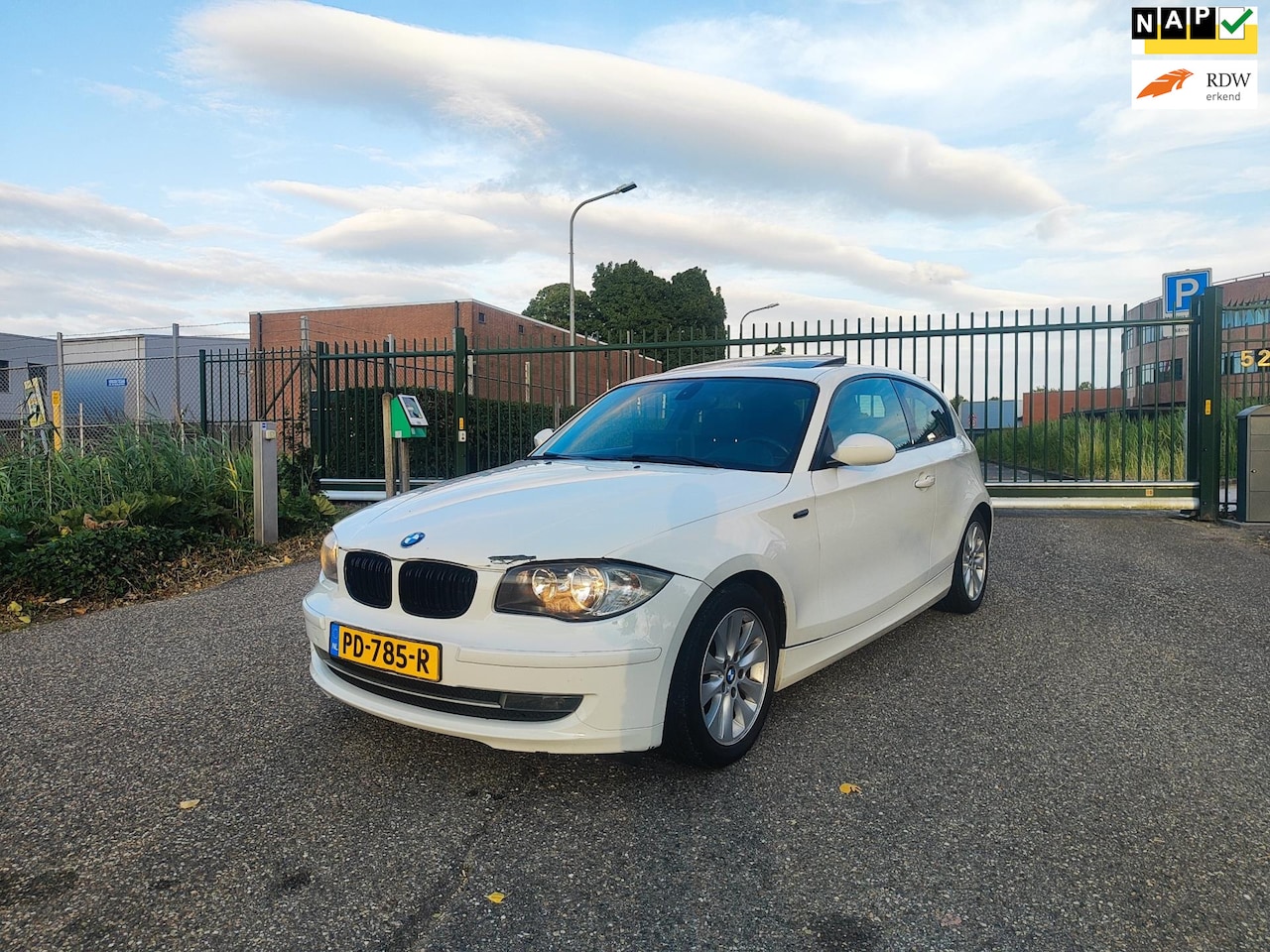 BMW 1-serie - 118i Sport CarPlay! Apk! Nap!!! - AutoWereld.nl