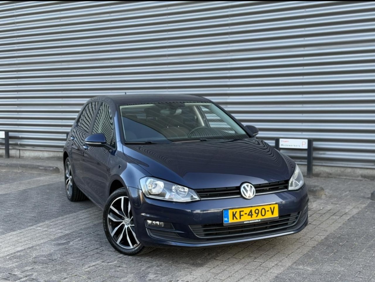 Volkswagen Golf - 1.6 TDI 5D 110PK (bj 2016) Connected Series|ECC|NAVI|CARPLAY - AutoWereld.nl