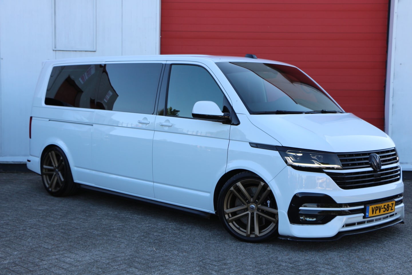 Volkswagen Transporter Multivan - 2.0 TDI 4Motion 204pk L2H1 -DIKSTE BUS VAN NL- - AutoWereld.nl
