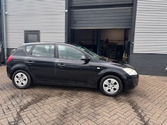 Kia Cee'd - 1.6 X-tra 5 DRS | AIRCO | TREKHAAK | ELEK RAMEN