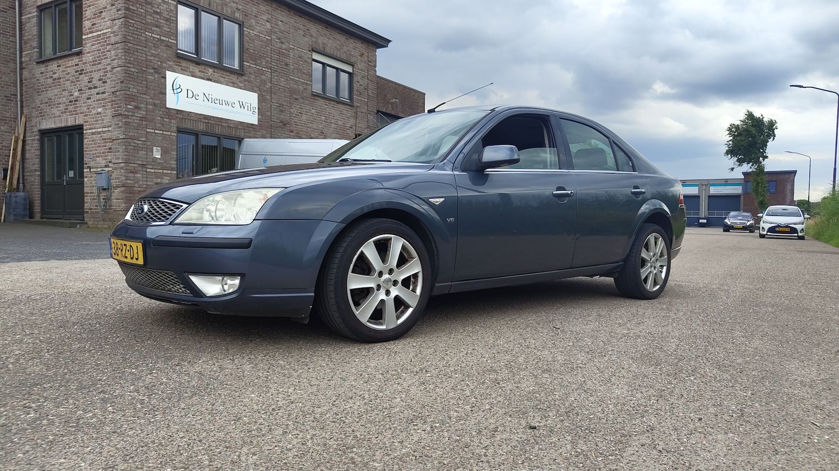 Ford Mondeo - 2.5 V6 Platinum Nieuwe APK! Ijskoude Airco! - AutoWereld.nl