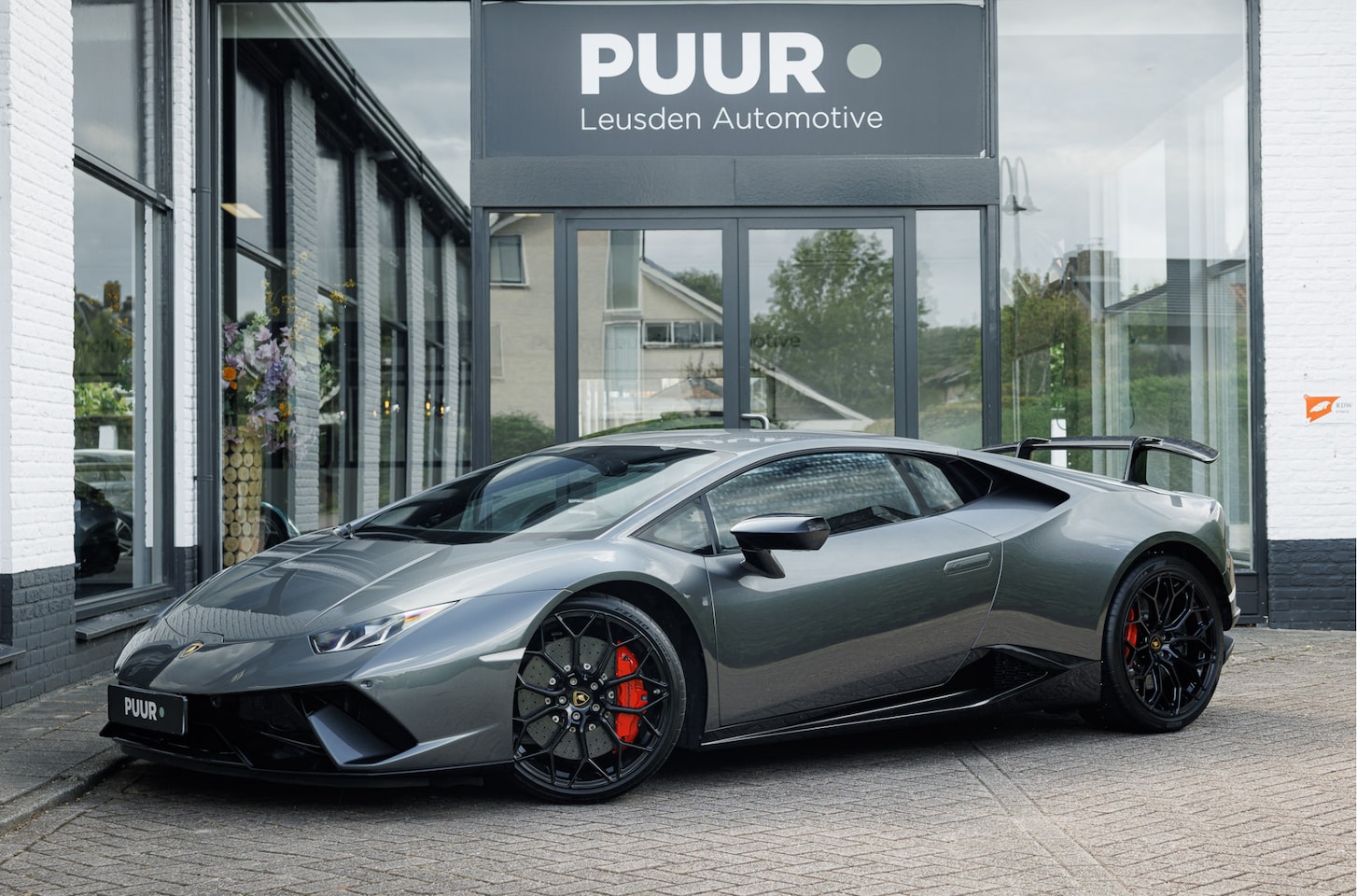 Lamborghini Huracán STO - 5.2 V10 Performante Lift - Lamborghini Historie - Camera - AutoWereld.nl