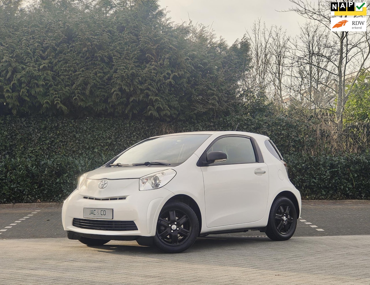 Toyota iQ - 1.0 VVTi Automaat APPLE CARPLAY / ANDROID AUTO - AutoWereld.nl