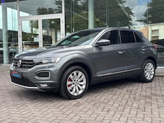 Volkswagen T-Roc - 1.5 TSI 150pk T-Roc Sport| Dode Hoek|Trekhaak afn|Stuur-stoelverwarming|Navi|Led | Rijklaa