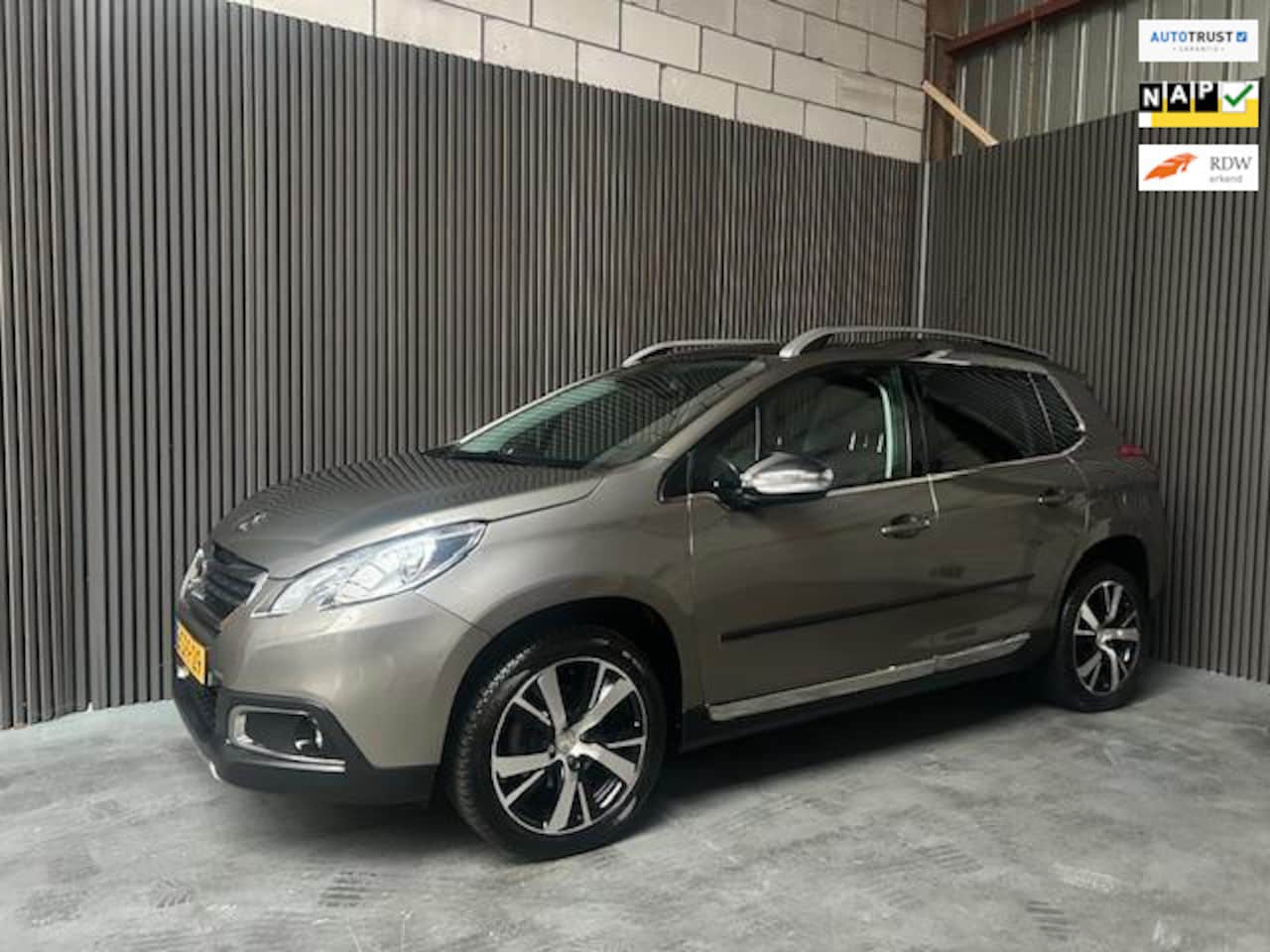 Peugeot 2008 - 1.6 VTi Féline 1.6 VTi Féline - AutoWereld.nl