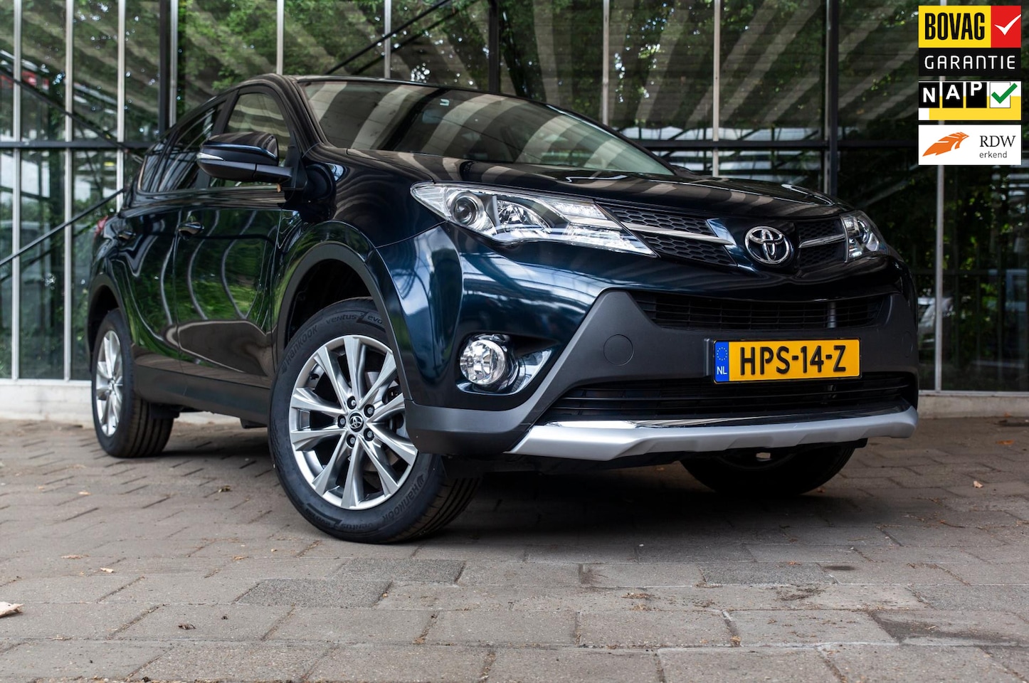 Toyota RAV4 - 2.0 Style 4WD Automaat / Climate / Leder / Trekhaak / Rijklaarprijs / 12mnd Bovag garantie - AutoWereld.nl