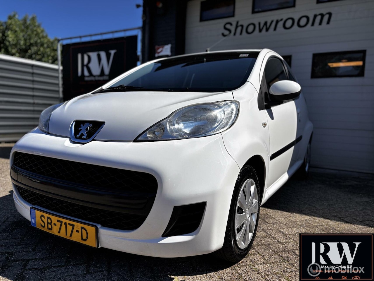 Peugeot 107 - 1.0-12V Accent met trekhaak en nieuwe apk! - AutoWereld.nl