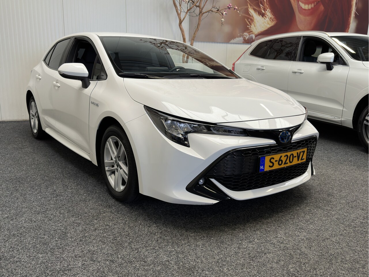 Toyota Corolla - 1.8 HYBRID CRUISE CONTROL CLIMATE CONTROL RIJSTROOKSENSOREN BLUETOOTH TELEFOON ACHTERUITRI - AutoWereld.nl