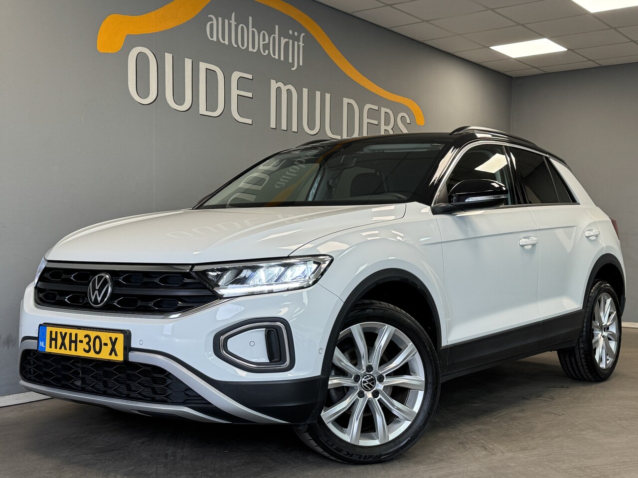 Volkswagen T-Roc - 1.0 TSI Stoelverwarming/Parkeersensoren/Camera - AutoWereld.nl
