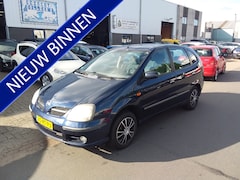 Nissan Almera Tino - 1.8 Tekna