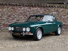 Alfa Romeo 2000 - GTV Bertone Iconic 70s Verde Muschio + Cognac combo, High-revving twin-cam engine with pur