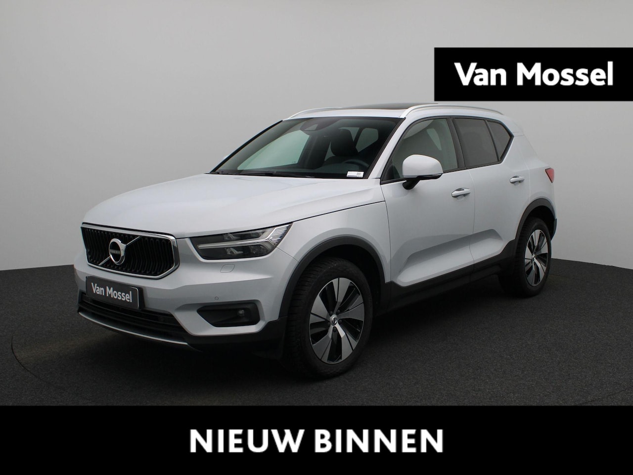 Volvo XC40 - 1.5 T2 Momentum Pro | PANORAMADAK | LED VERLICHTING | STOELVERWARMING | STUURWIELVERWARMIN - AutoWereld.nl