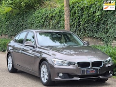 BMW 3-serie - 320i Executive Automaat Cruise Control LM Velgen Navigatie Bleutooth