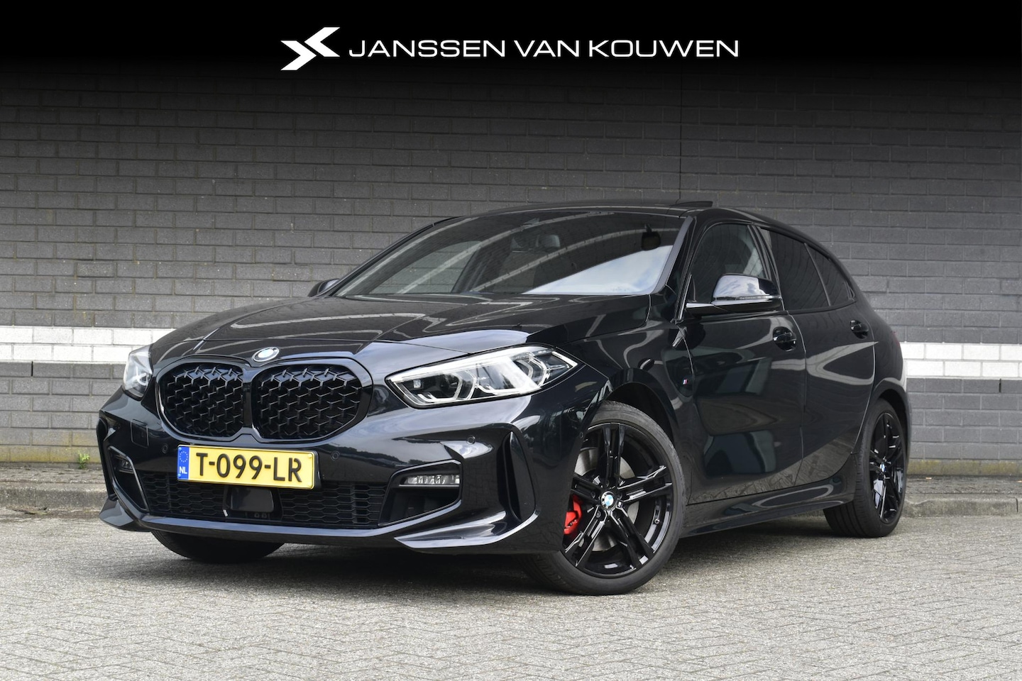 BMW 1-serie - 120i / M-Sport / Panoramadak / Lederen Sportstoelen / Stoelverwarming / Head-Up / Elektris - AutoWereld.nl