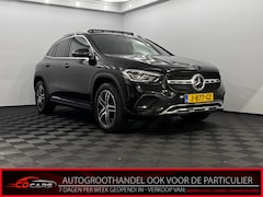 Mercedes-Benz GLA-Klasse - 200 Business Solution Luxury 163pk Pano, Leder, Camera, Navi, Keyless start, Stoelverwarmi